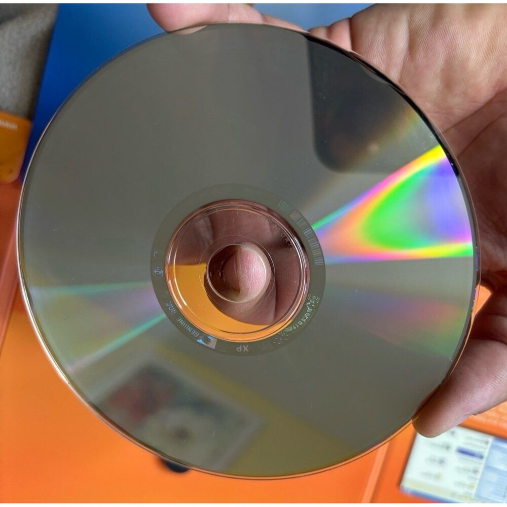 Microsoft Windows XP Professional 2002 Retail Version - Picture 5 of 7